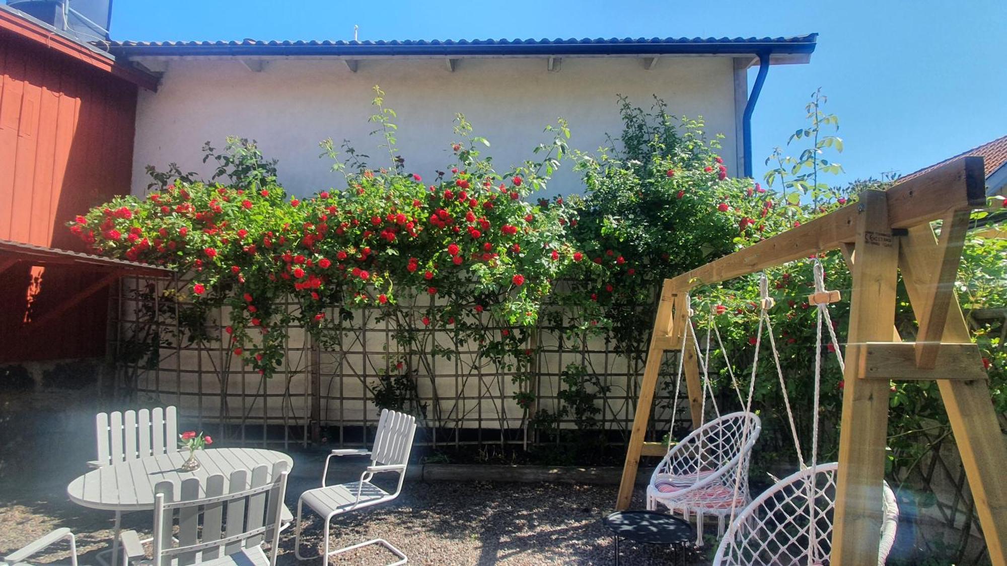 Gardshotell Klockargarden Oeregrund Exterior photo
